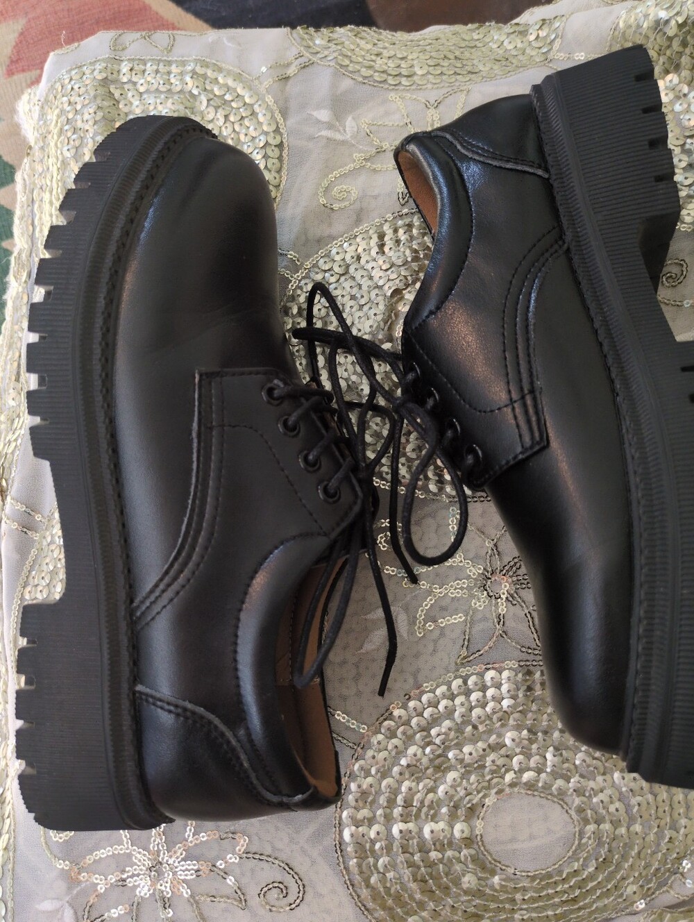 Black Leather Chunky Sole Oxfords. 40/9